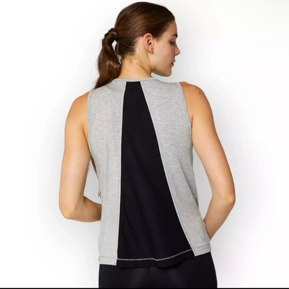 Fourlaps Surge Sleeveless Tank Top In Heather Grey - Medium NWT - Picture 2 of 13